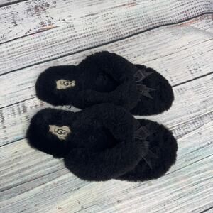 UGG Australia Women’s Size 7 Black Sheepskin Furry Flip Flop Slipper Sandals Bow